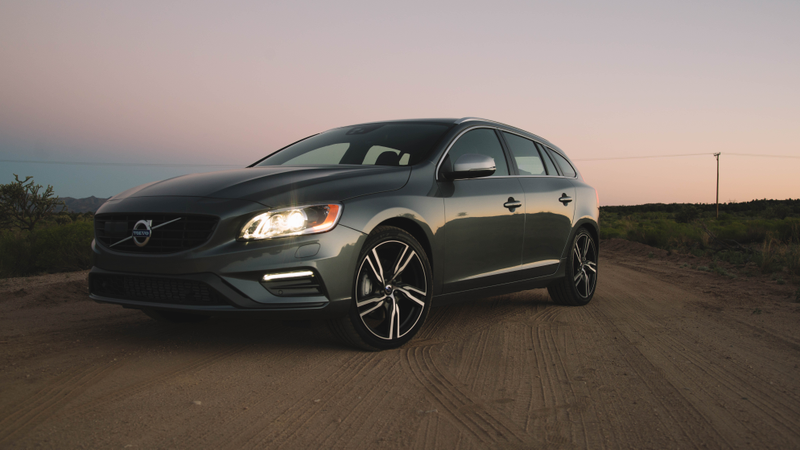 Illustration for article titled The 2017 Volvo V60 T6 R-Design Will Keep You Going